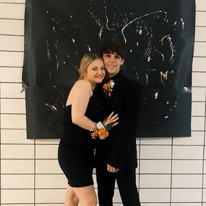 Meet your Posher, Claudia